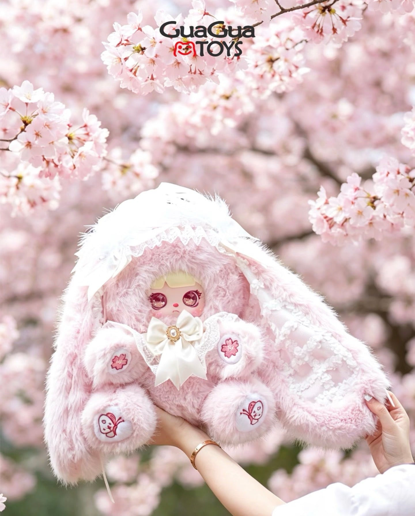 " 0 - a Mocici 800% A Serendipitous Encounter Among the Flowers